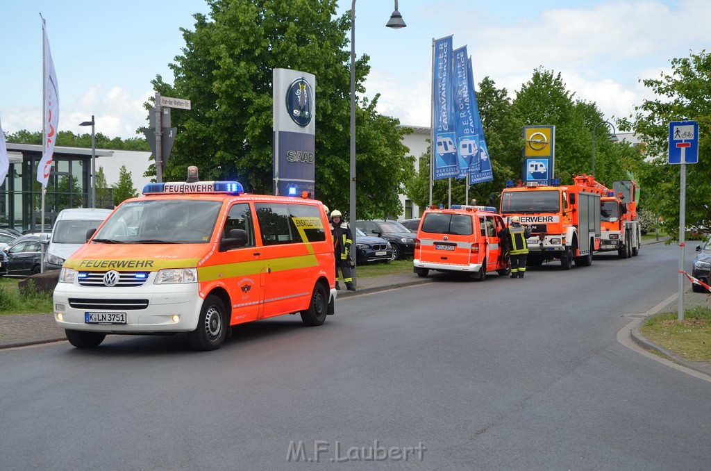 Schwerer Bus Unfall Koeln Porz Gremberghoven Neuenhofstr P180.JPG - Miklos Laubert